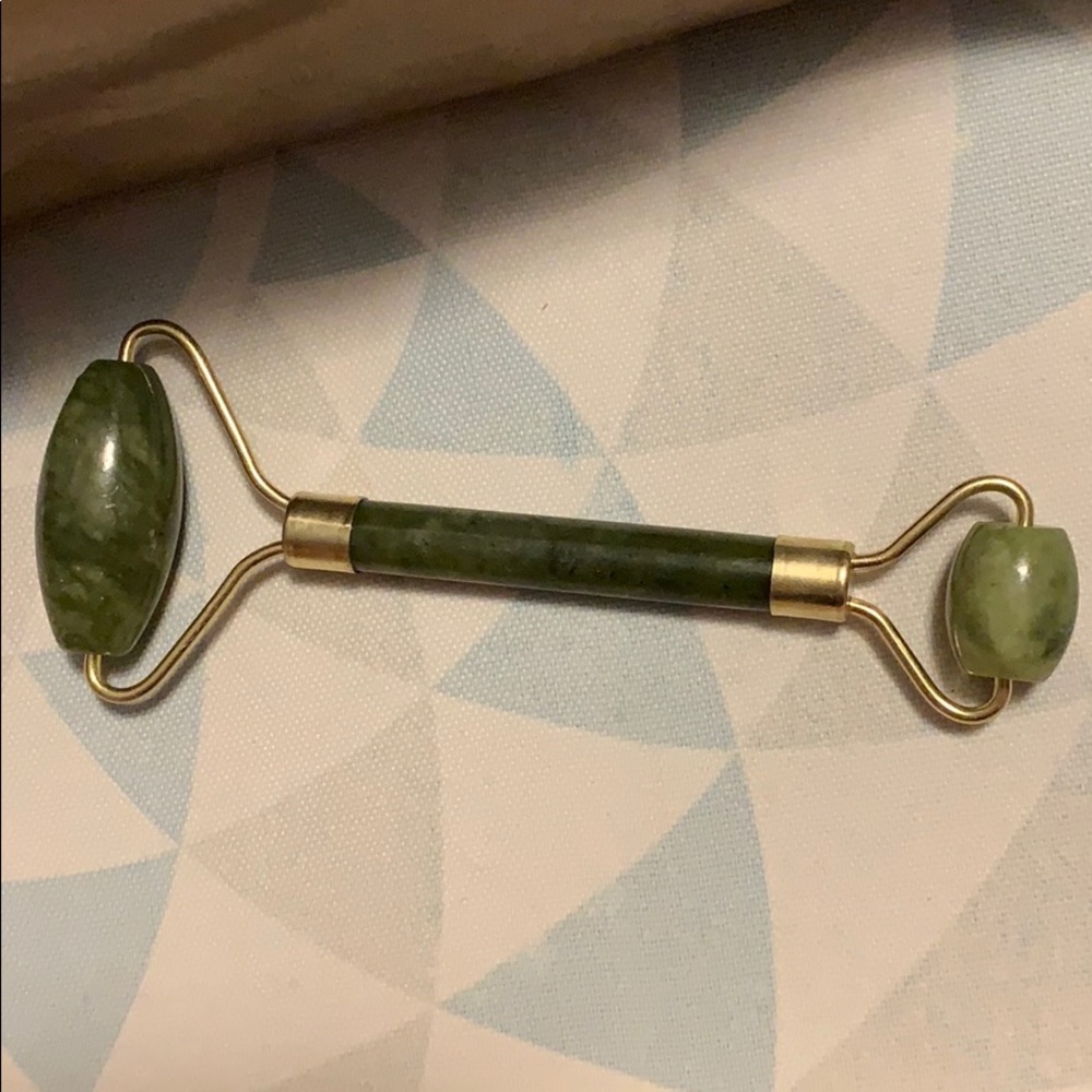 Jade roller